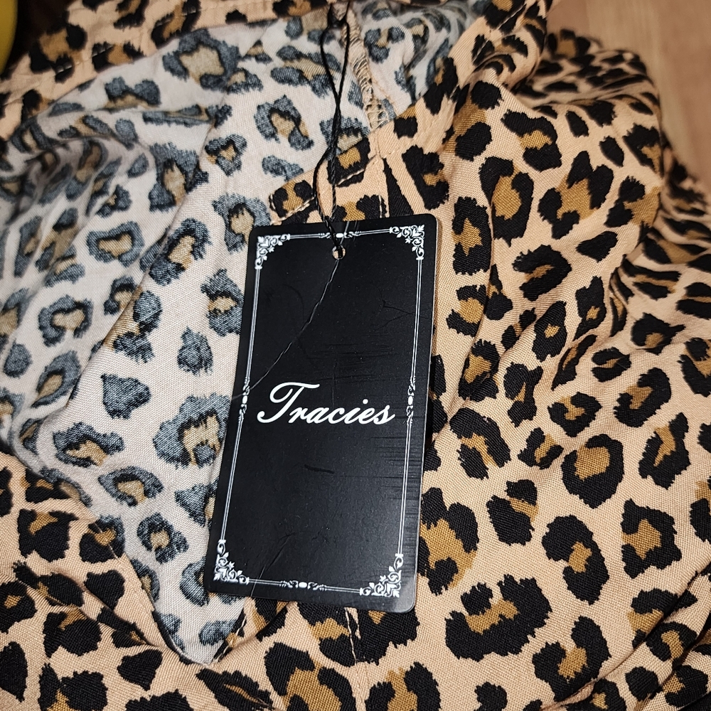 Tracies High Low Cheetah Print Top - Picture 3 of 3